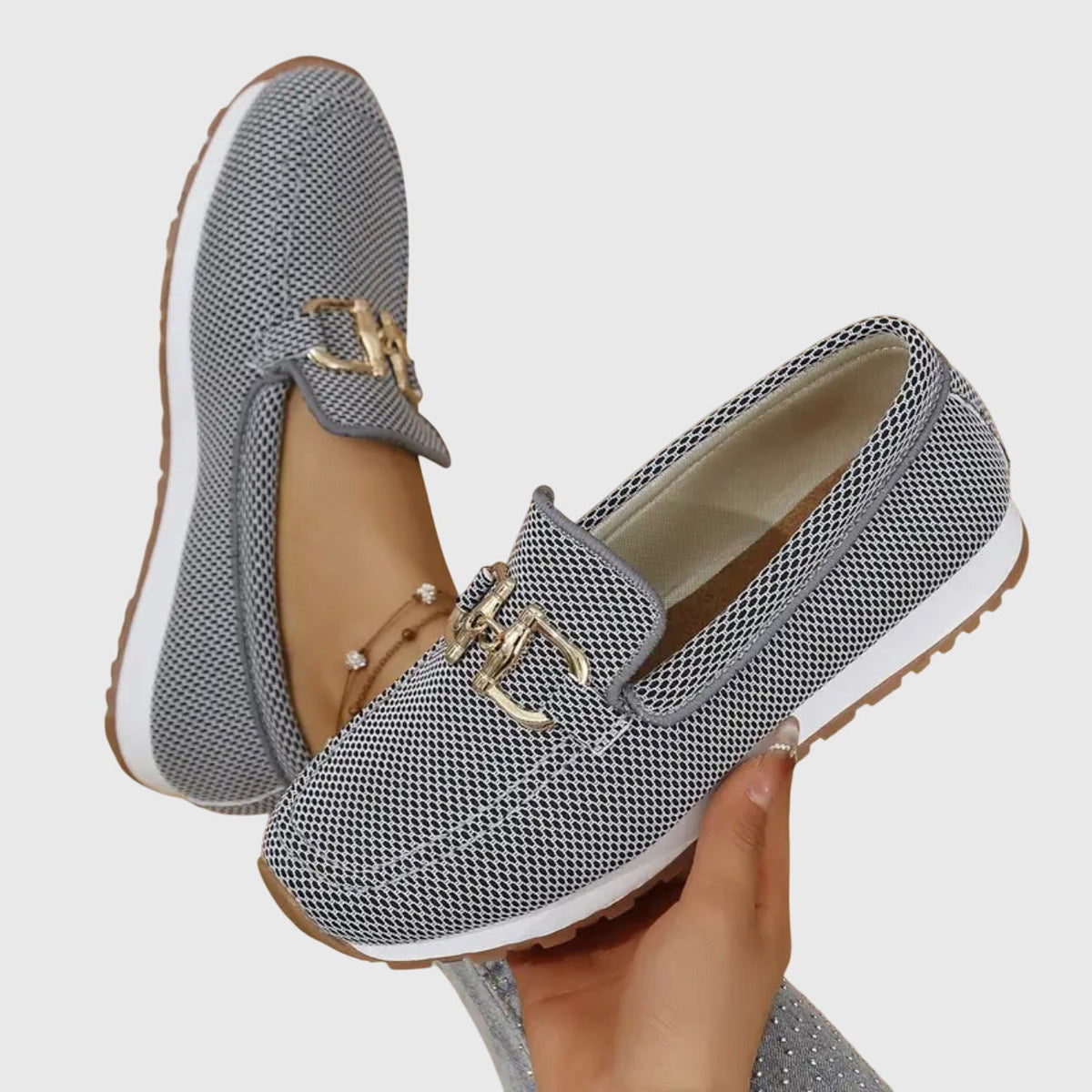 Mocasines Mujer en Tonos Neutros Claros